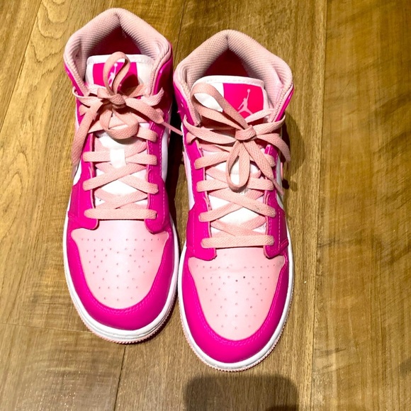 Jordan 1 fierce pink high tops 6Y - Picture 4 of 5